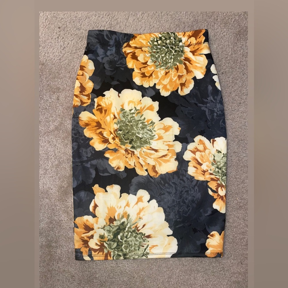Floral pencil skirt